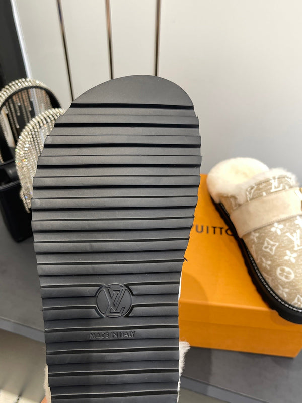 LV Cosy Flat Slippers Comfort Clog Beige Leather  Monogram Fur 533469