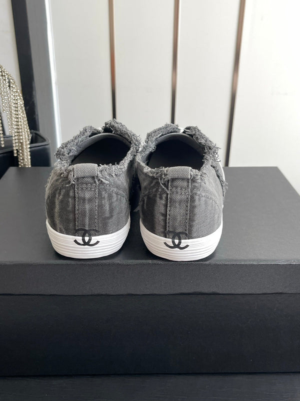 CC 26s Laceless Canvas Sneakers Dark Grey Canvas 945155