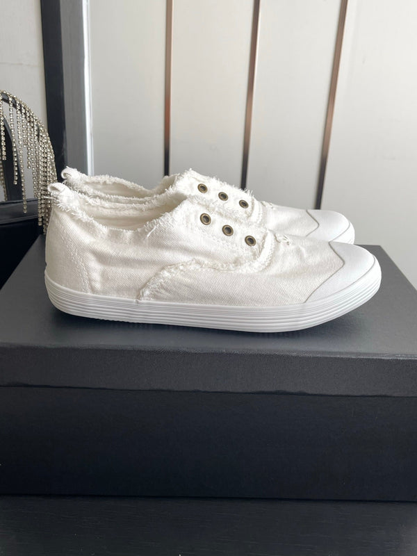 CC 26s Laceless Canvas Sneakers White Canvas 945159