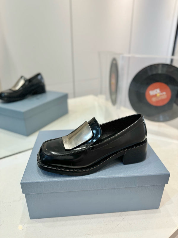 Prad 26s Metal Plate Loafers Black Brushed Leather 941513