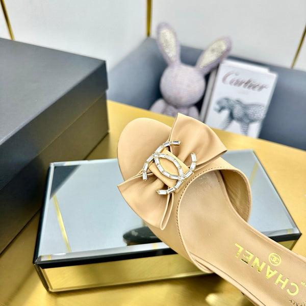 cc 25 bow mule sandal 50mm beige sheepskin 238477