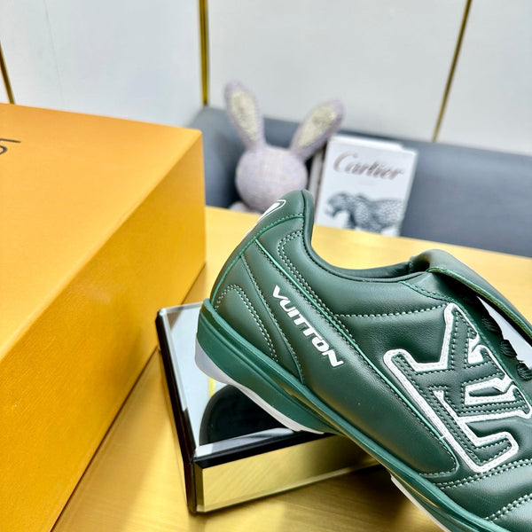 LV 25C Sneaker LV Footprint Soccer Vert Cuir de Veau uni 219933