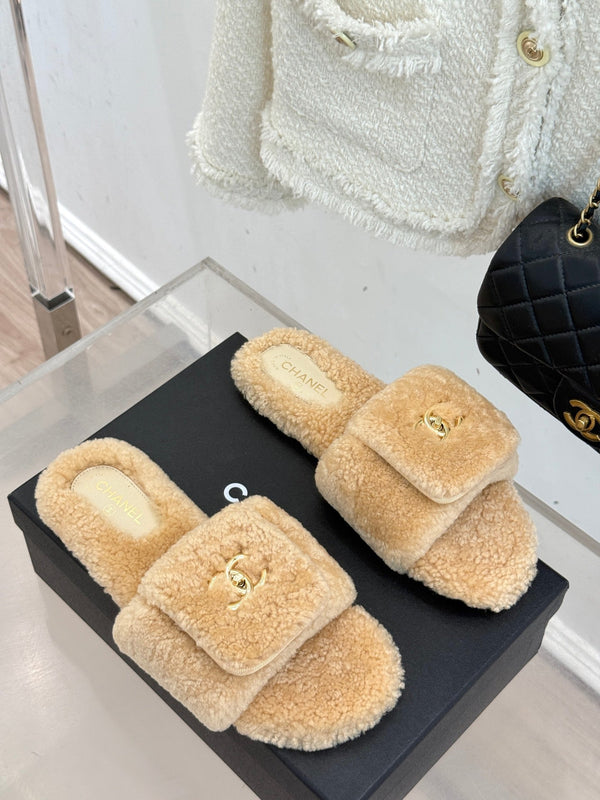 Chanel 25 Buckle Flip-up Thick-soled Slippers Beige Wool 465382