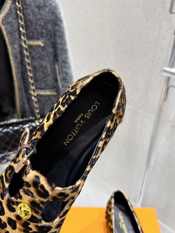 LV Soho Flat Loafer Black Yellow Leopard Horsehair 610855