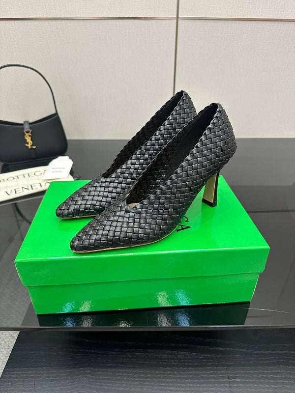 BV Sofia Pump 90mm Black Intreccio leather 427651