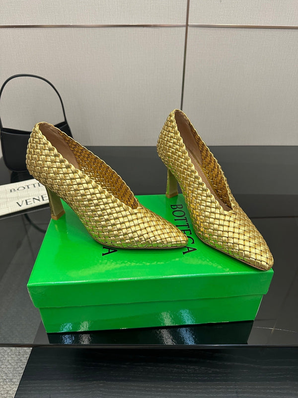 BV Sofia Pump 90mm Gold Intreccio leather 427649