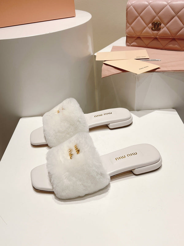 Miu Slides White Leather Fur 739560