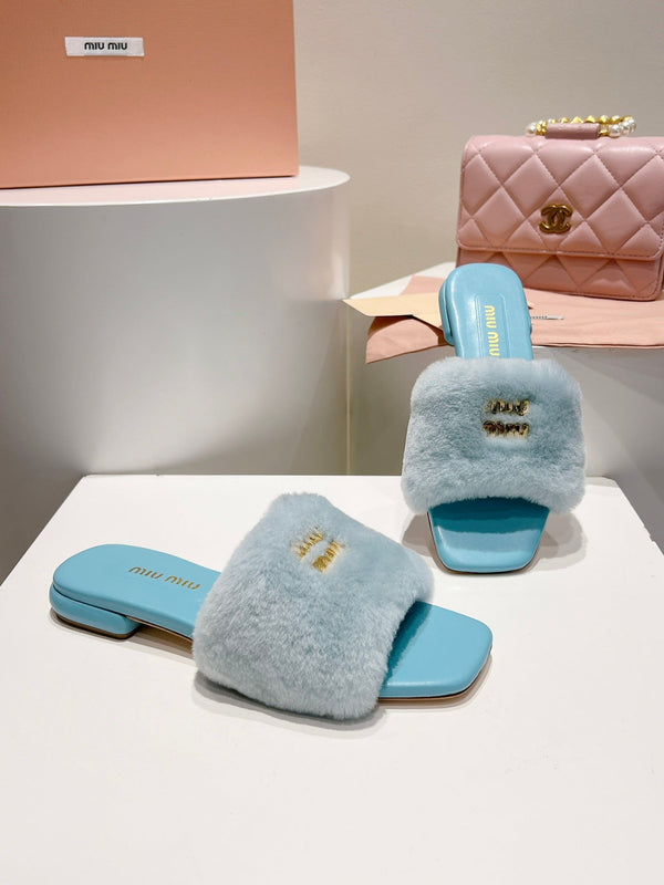 Miu Slides Light Blue Fur Leather 739564