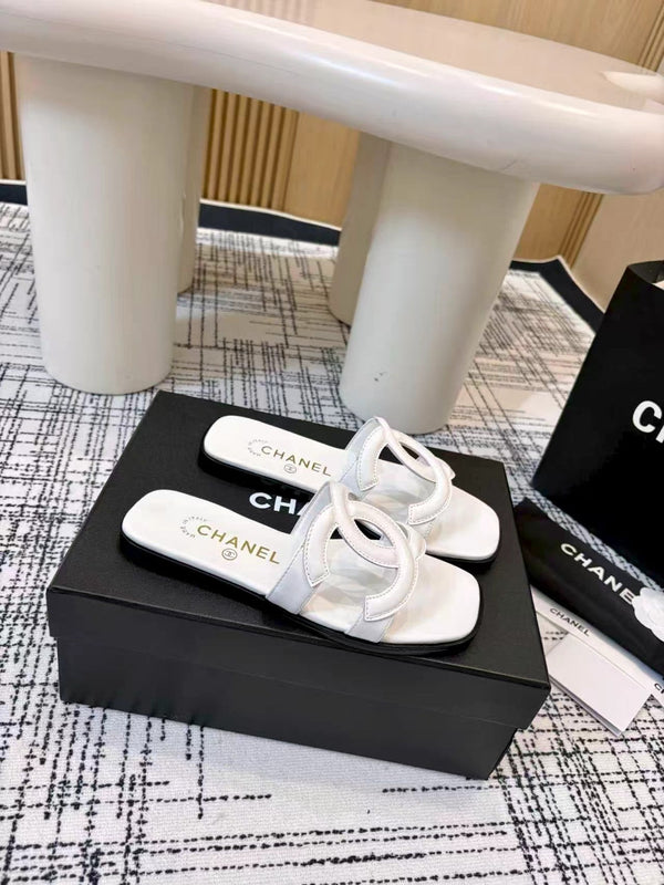 CC 26s Open-toe Sandal White Sheepskin 681945