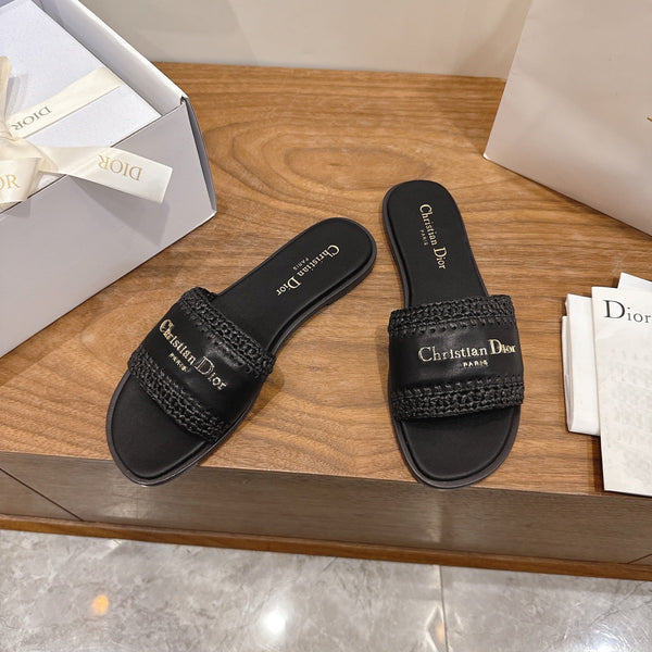 CD 26s Strappy Slippers Black Leather 998641