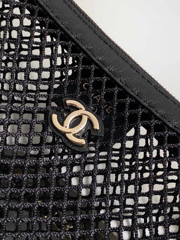 cc 25S Black Clutch Bag With Chain