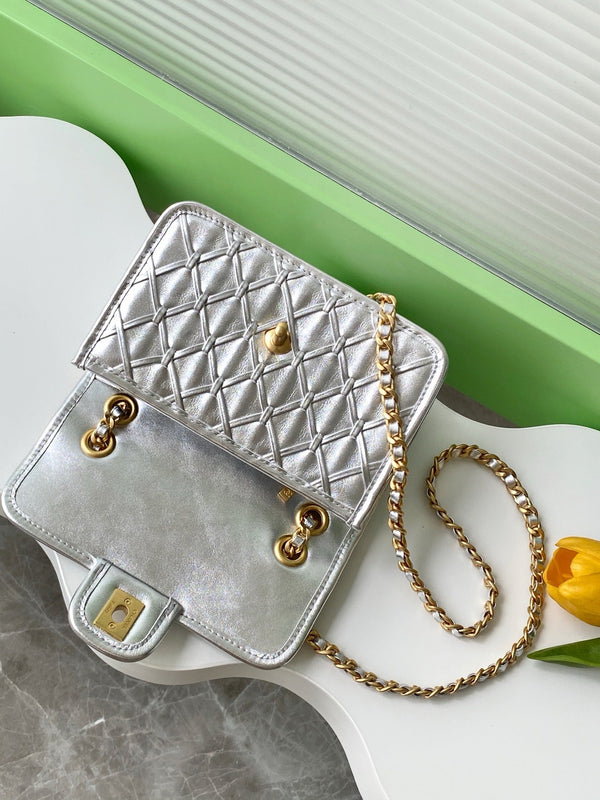 CC 25C Flap Bag 19cm Silver Metalic Quilted Lambskin