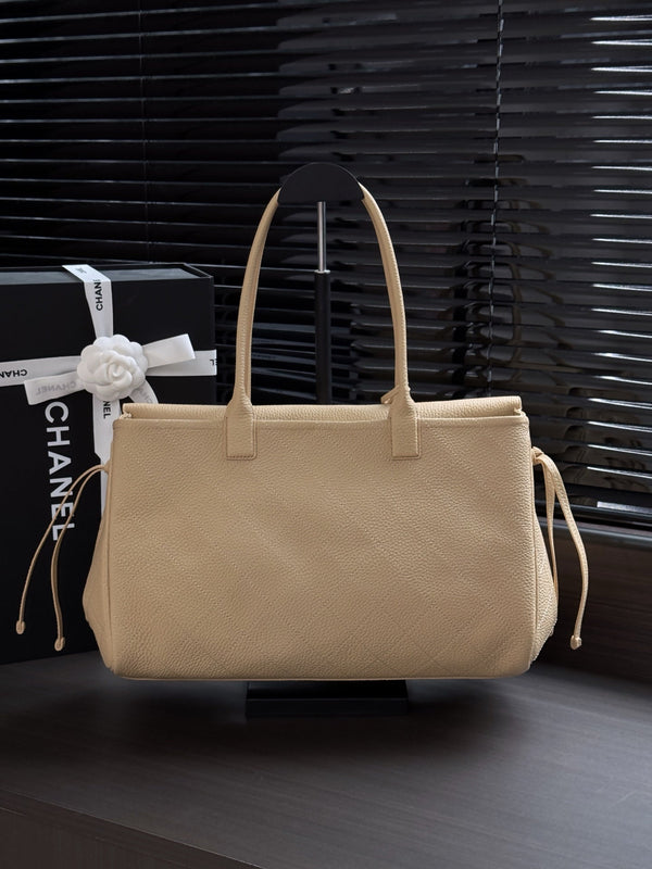 CC 26s Small Shopping Bag 38CM Beige Calfskin 143387