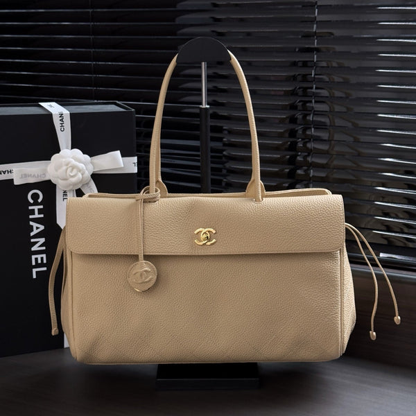 CC 26s Small Shopping Bag 38CM Beige Calfskin 143387