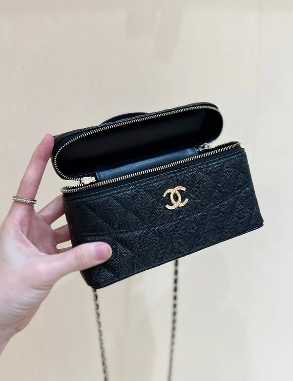 25C Vanity 19cm Top Handle Black Grained Calfskin