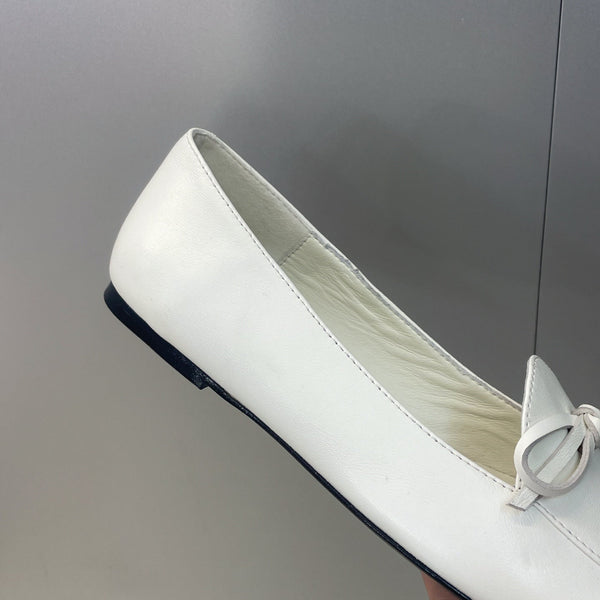 CL 26s Ballet Flats In White Lambskin With Bow