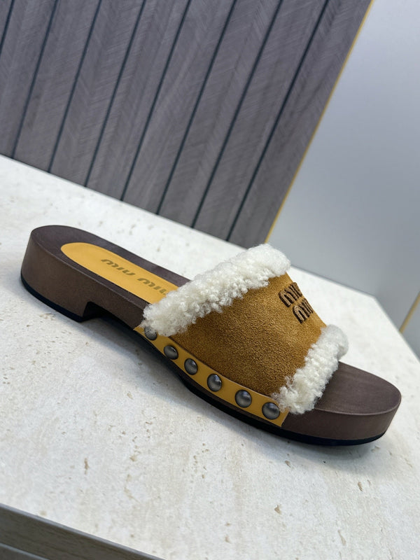 Miu Clog Sandals Yellow Suede Fur 118378