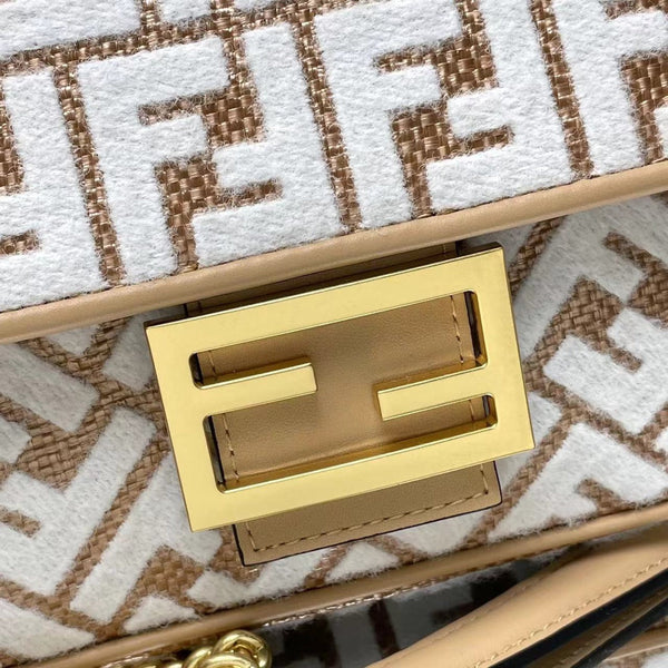 BAGUETTE 24 IN WHITE WOOL AND CAMEL BROWN RAFFIA CALFSKIN TRIM