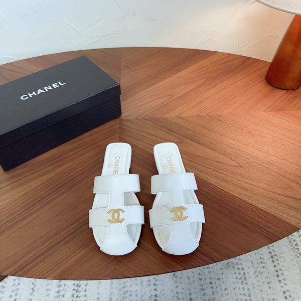 CC 26s Slipper White Lambskin 827260