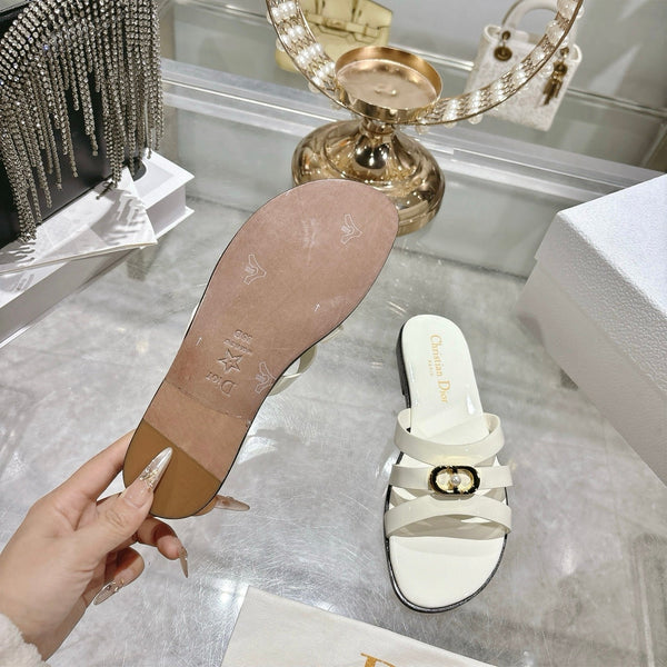 CD 26 Flat Sandals White Patent Leather 592265