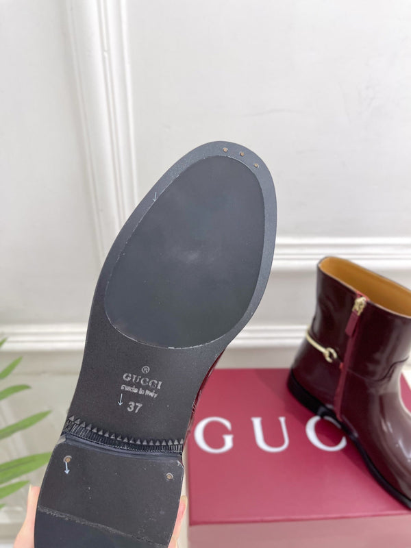 Gucci 25𝐬𝐬 horsebit ankle boots burgundy patent calfskin 435385
