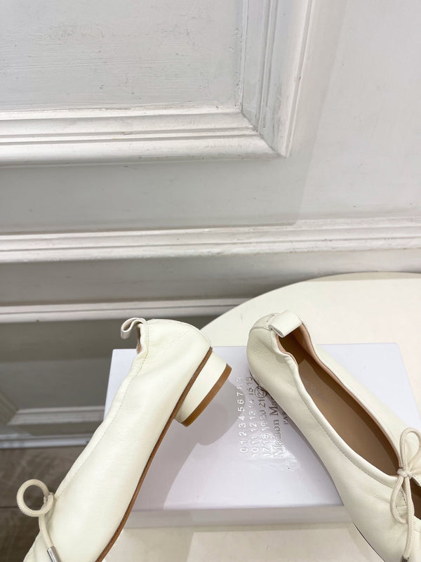MM 26s Tabi Ballet Flats Cream Lambskin 947489