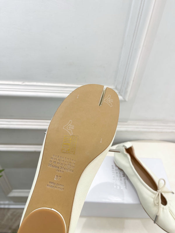 MM 26s Tabi Ballet Flats Cream Lambskin 947489