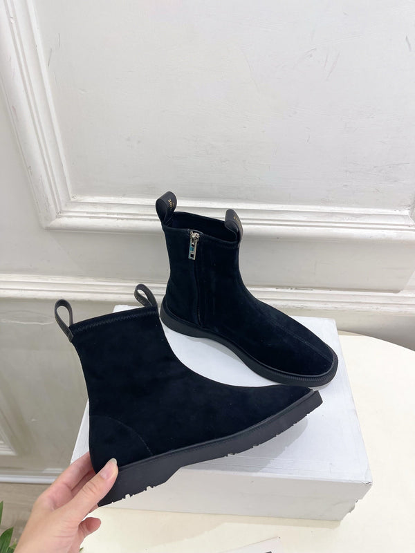 CE 26s Flow Zipped Ankle Boots Black Suede 947590