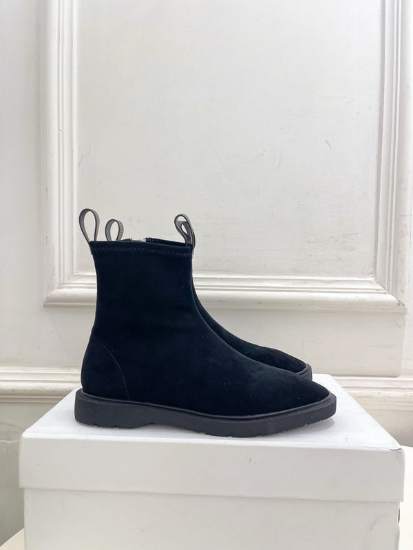 CE 26s Flow Zipped Ankle Boots Black Suede 947590