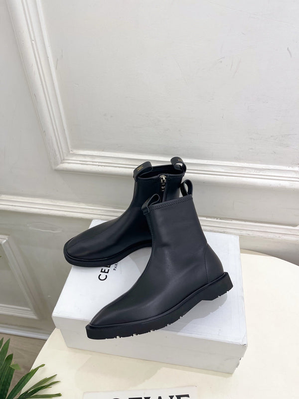 CE 26s Flow Zipped Ankle Boots Black Leather 947593