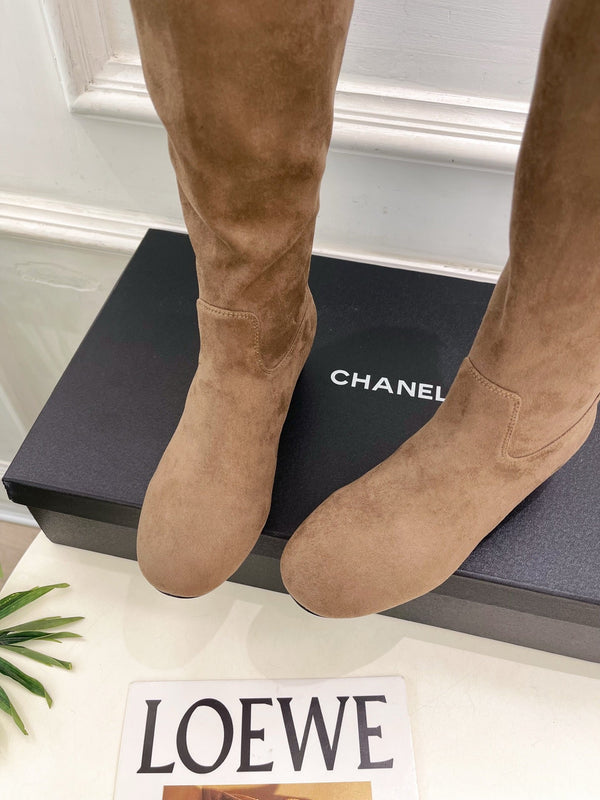 CC 26S Logo Overtheknee Boots 4cm Beige Suede 111845