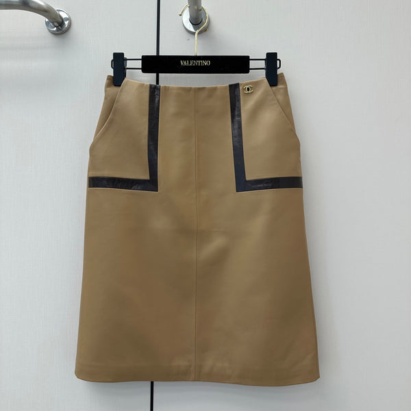 CC Pre ss2026 Skirt Beige Black Lambskin 400336