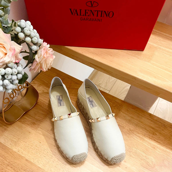 FLAT ESPADRILLE IN WHITE CALFSKIN 2 CM WITH STUDS