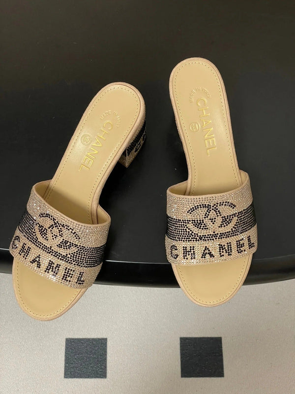 CC 26s Sandals 70 Beige Sheepskin Rhinestones 649511