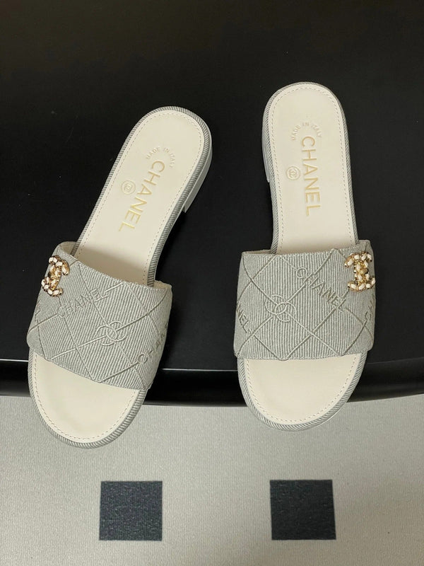CC 26s Flat Sandals White Gray Canvas Sheepskin Double C 649507