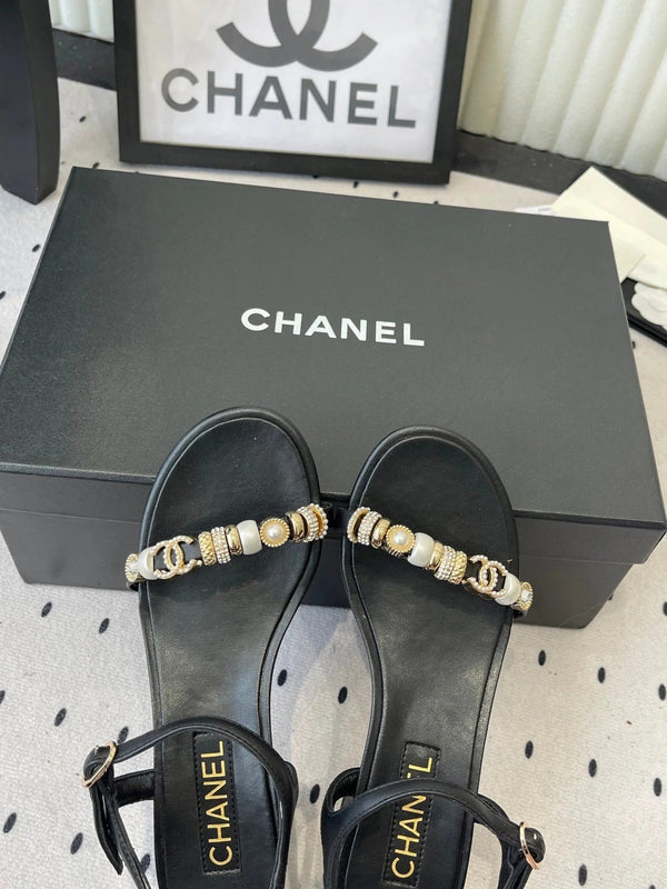 CC 26s Sandals 35 Black Sheepskin Pearls 650100