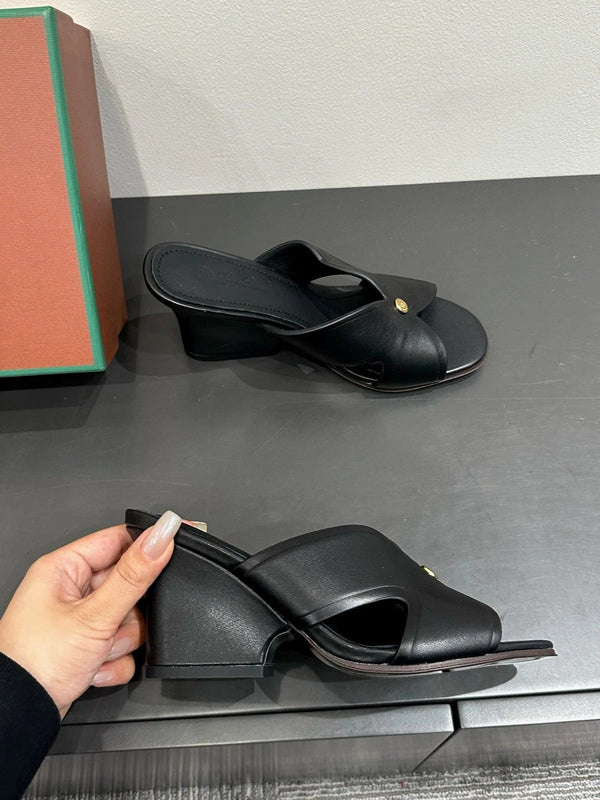 LP HIGH HEELS 25S IN BLACK LAMBSKIN