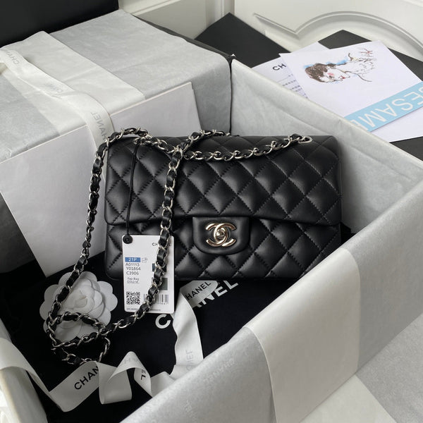 Medium Classic Flap Bag 23cm Black Lambskin Silver Hardware